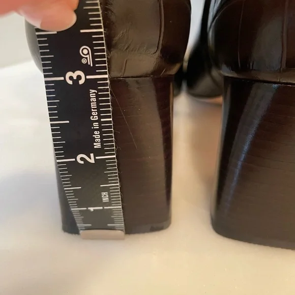 Cole Haan, Gemma Ankle Boots, Sz 8, Dark Brown Croc-Embossed. Worn one time. - Picture 6 of 9